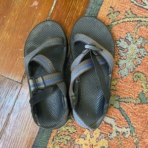 Men’s chacos 9.5